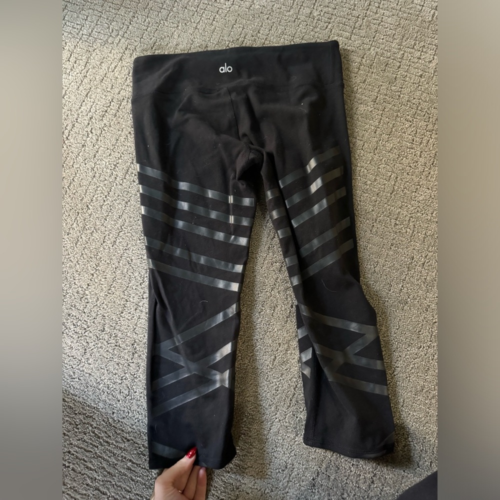 Alo capris. - Picture 2 of 3
